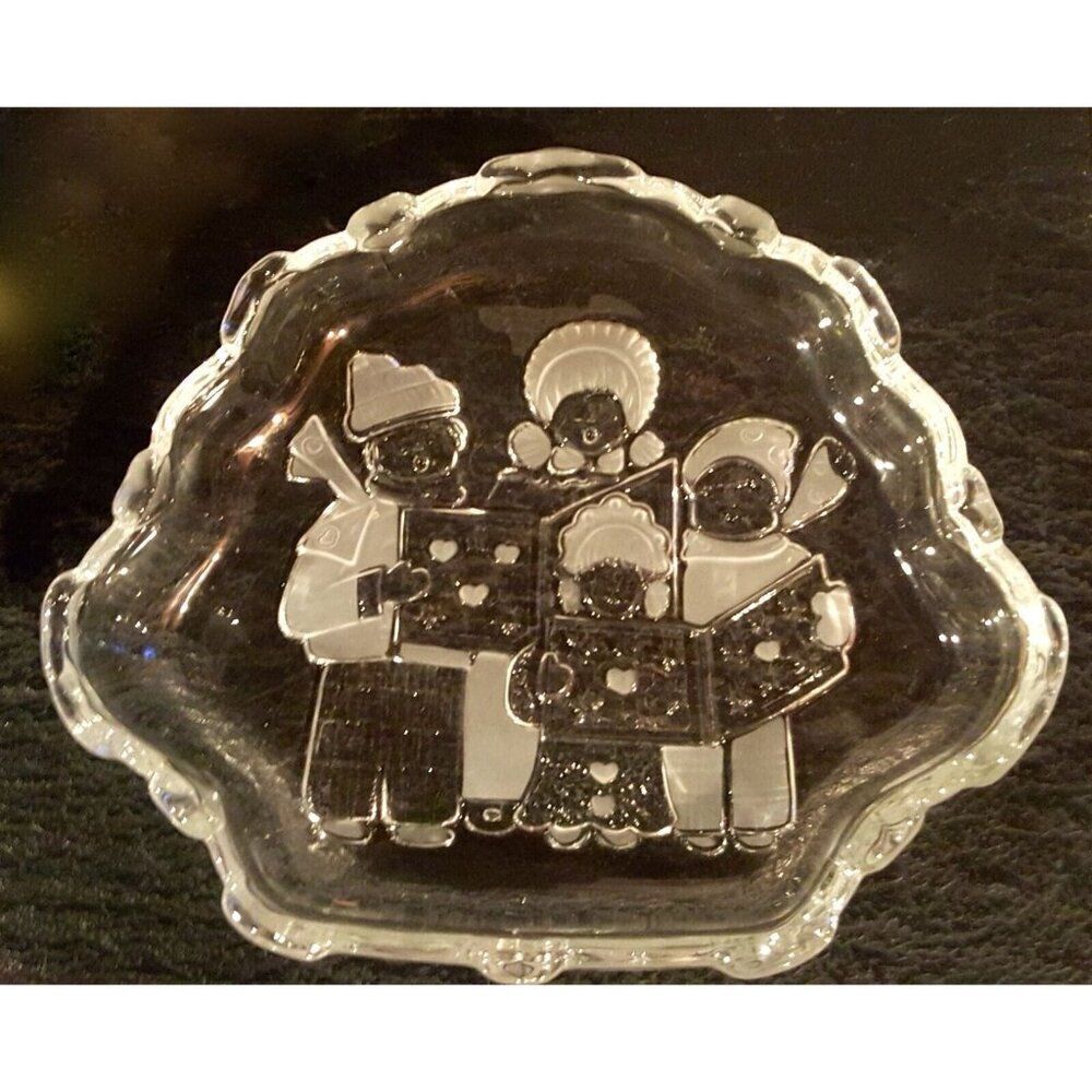 Mikasa Candy Sweet Dish Carolers SA 987 210 Holiday Christmas Festive Plate New